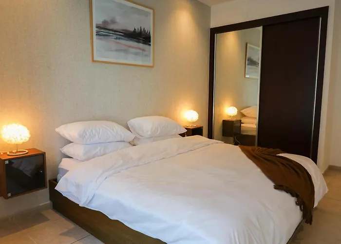 Deluxe 1 Bedroom Apartment - Elite Residence Dubai Marina - Sea View